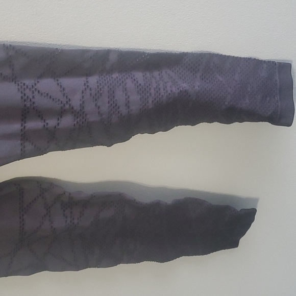 Fabletics Demi Lovato Pants Womens Size Medium Dark Grey Black Leggings - Picture 14 of 14